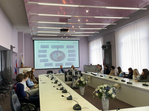 Учащиеся профильного класса РГАИС посетили Роспатент и ФИПС 