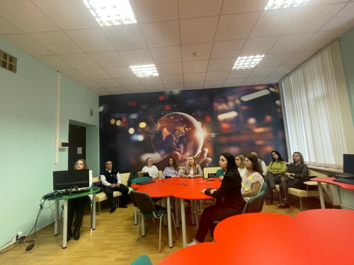 26 сентября 2022 в зале библиотеки РГАИС состоялся круглый стол, посвященный основам обеспечения международной безопасности